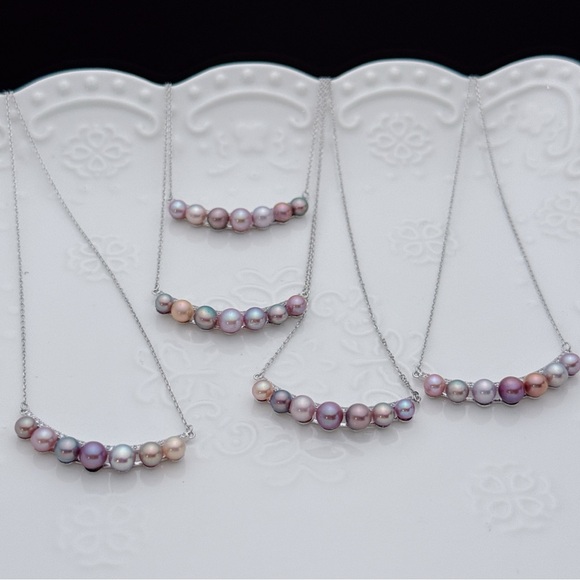 X557 S925 Freshwater Baby Pearl Smile Necklace - Picture 5 of 9